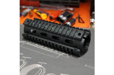 Image of AIM Sports Inc AR-15/M4 Handguard/Quad Rail Carbine Length, Black, Medium, MT021