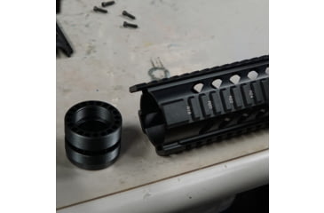 Image of AIM Sports Inc AR Free Float Carbine Length Quad Rail/V3, 7in, Black, Medium, MT060